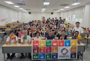 SDGs Game桌遊實作課-感謝鄭逢緯引導師到校分享